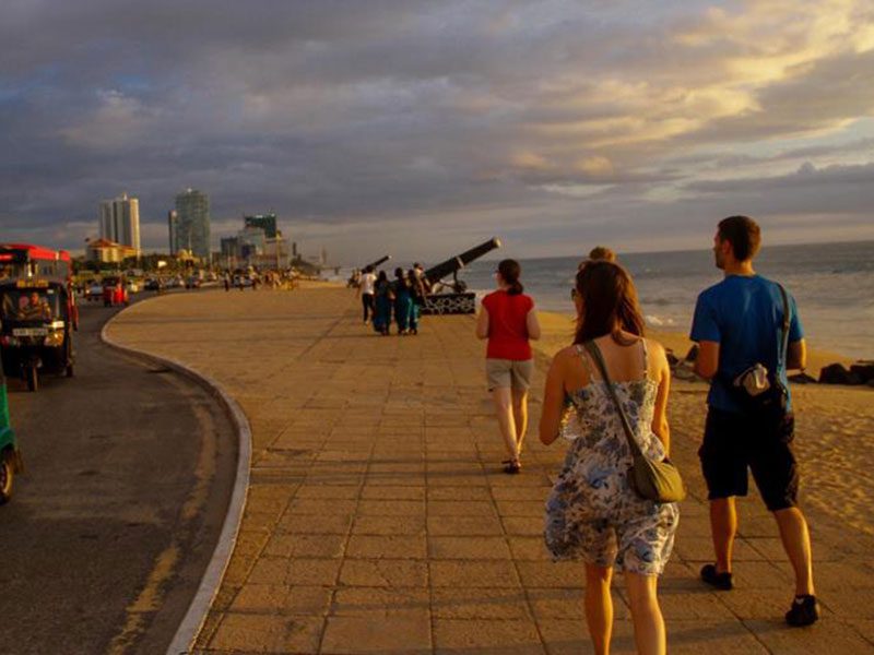 Galle Face Beach: Colombo's Iconic Oceanfront Promenade 