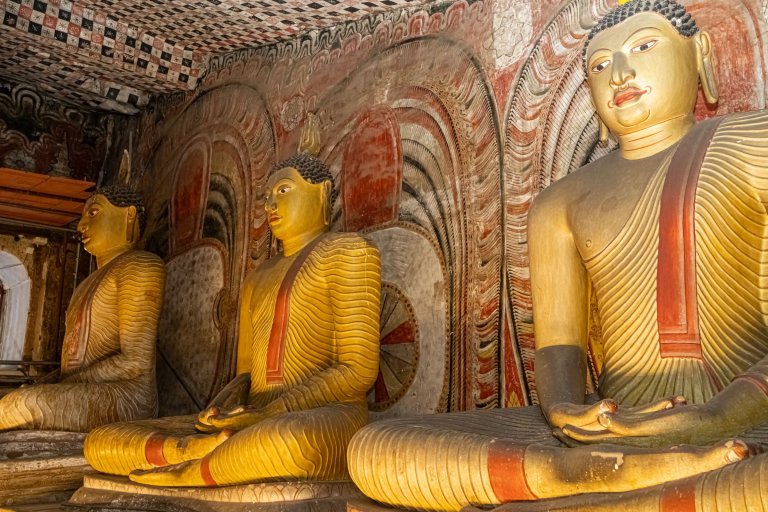 Day 7: Dambulla Cave Temple on the way to Kandy