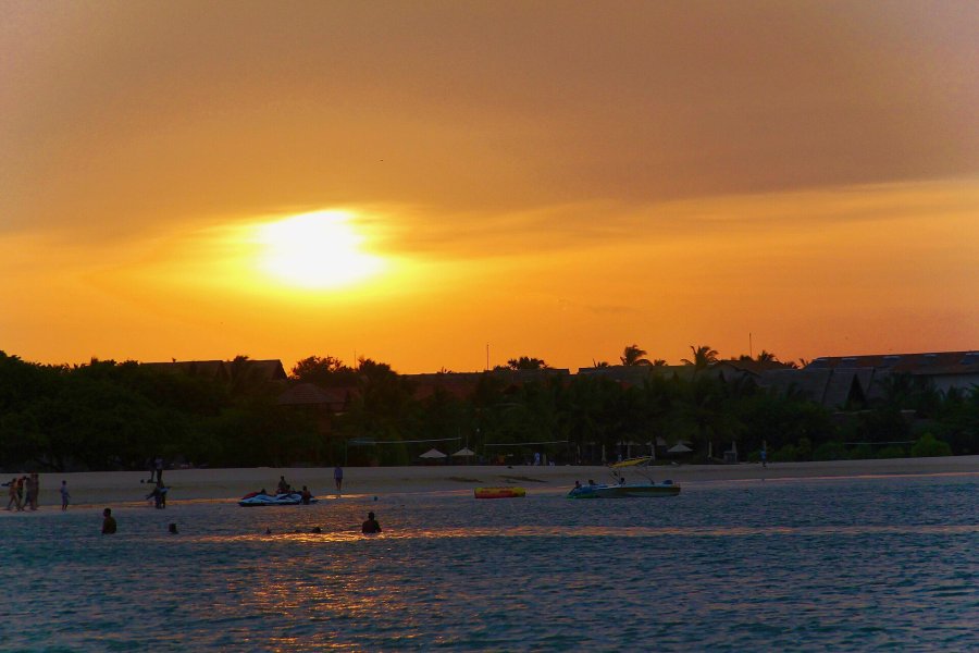Evening sky over the shallow bay at Pasikudah
