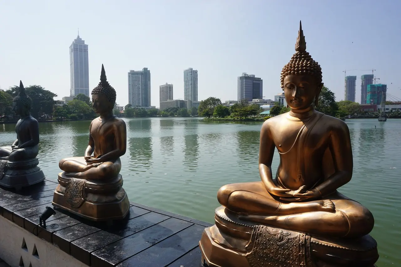 Day 07 After breakfast proceed to Colombo. In the Evening proceed to Colombo City Tour